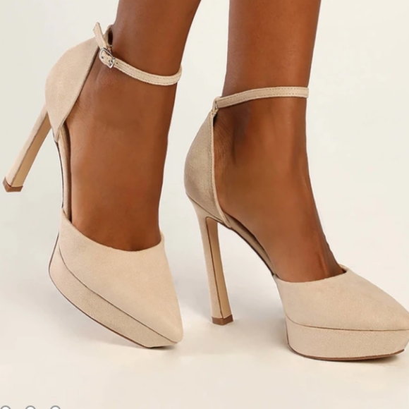 Lulus Shoes - New Nude Pointed Toe Platform Stiletto High Heels By Lulus. Size 8